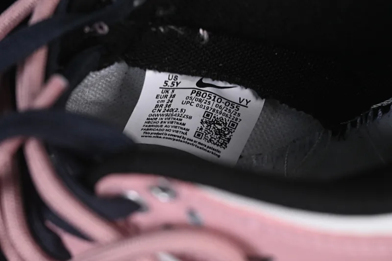 All categories Nk SB Dunk Series Nk SB Dunk Low High-end customized low-top sneakers Nike SB Dunk Low Valentine's Day strap Anniversary high-end customized low-top casual sneakers PB0510-055
